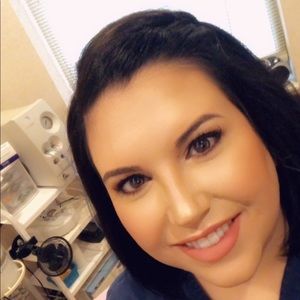 Meet your Posher, Jillian